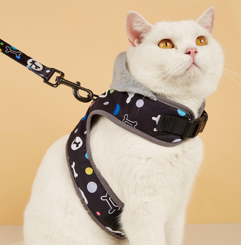 Шлейка Midepet с капюшоном M (шея 28, грудь 31-39 см) черная